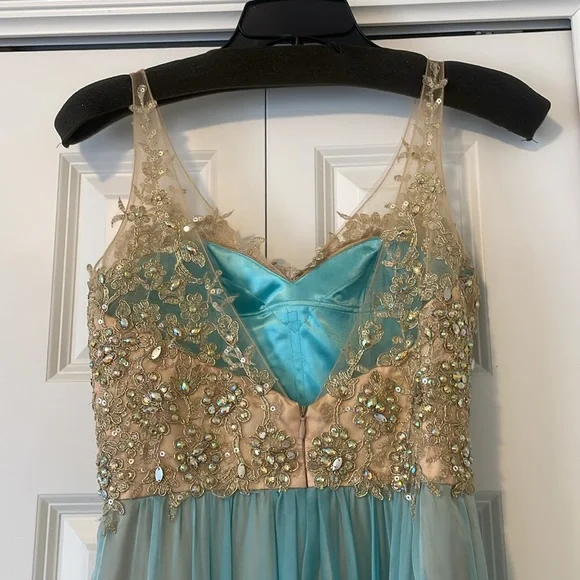 Prom dress - Picture 4 of 11